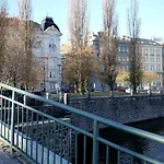 Dalia Janackovo Nabrezi * Prag